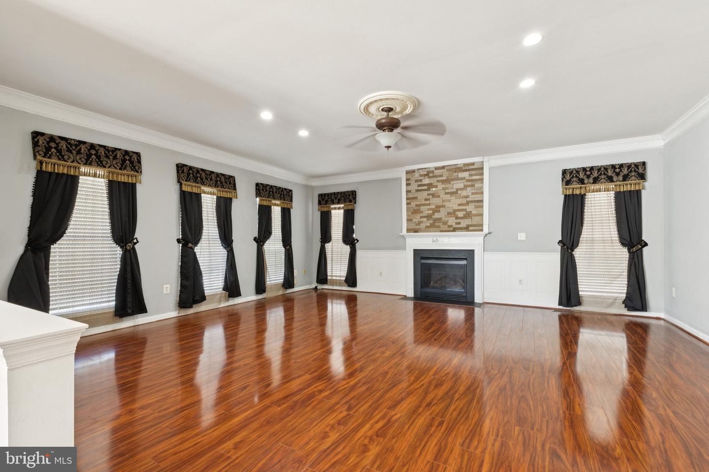 14536 GENERAL WASHINGTON DR, WOODBRIDGE, Virginia 22193, 6 Bedrooms Bedrooms, 11 Rooms Rooms,4 BathroomsBathrooms,Residential,For sale,14536 GENERAL WASHINGTON DR,VAPW2102252 MLS # VAPW2102252