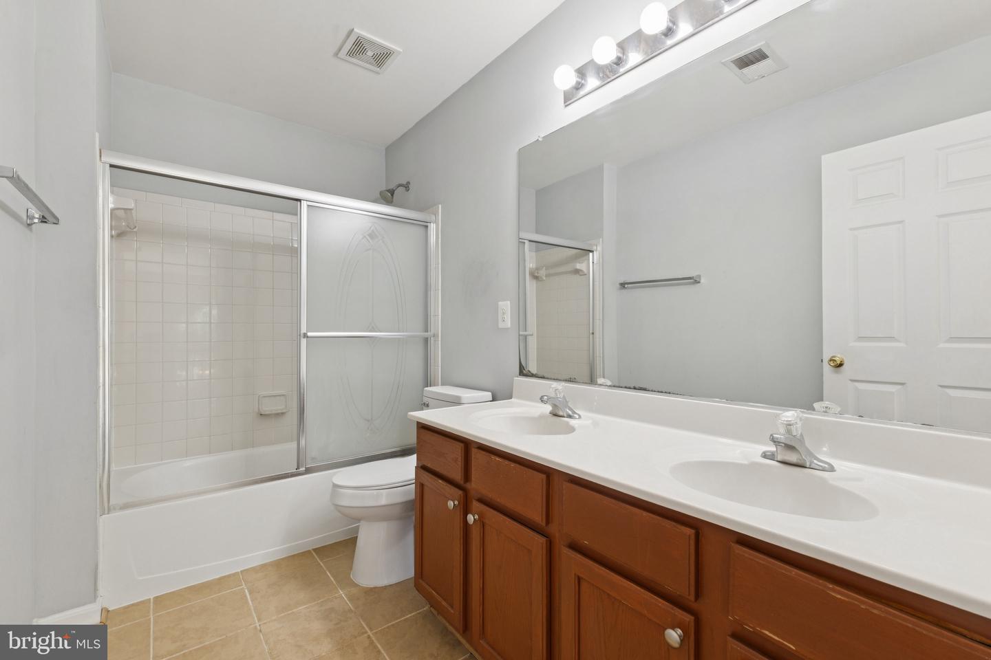 14536 GENERAL WASHINGTON DR, WOODBRIDGE, Virginia 22193, 6 Bedrooms Bedrooms, 11 Rooms Rooms,4 BathroomsBathrooms,Residential,For sale,14536 GENERAL WASHINGTON DR,VAPW2102252 MLS # VAPW2102252