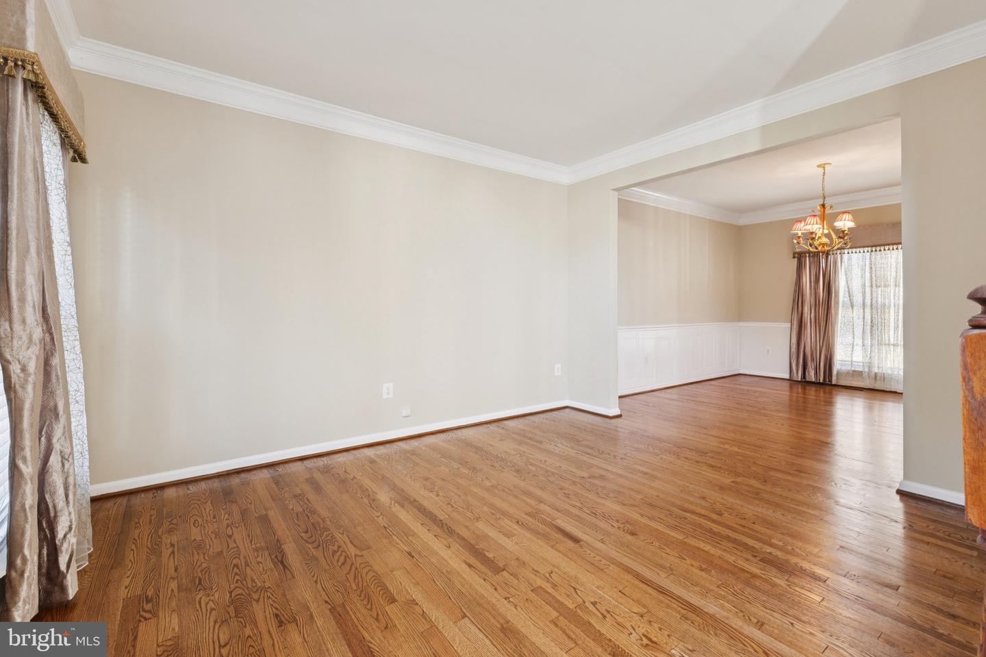 14536 GENERAL WASHINGTON DR, WOODBRIDGE, Virginia 22193, 6 Bedrooms Bedrooms, 11 Rooms Rooms,4 BathroomsBathrooms,Residential,For sale,14536 GENERAL WASHINGTON DR,VAPW2102252 MLS # VAPW2102252