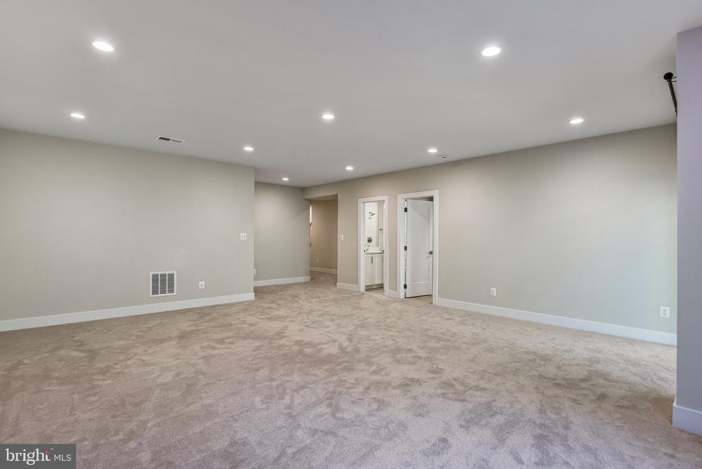 5530 VELTRI TER, HAYMARKET, Virginia 20169, 4 Bedrooms Bedrooms, ,3 BathroomsBathrooms,Residential,For sale,5530 VELTRI TER,VAPW2102608 MLS # VAPW2102608