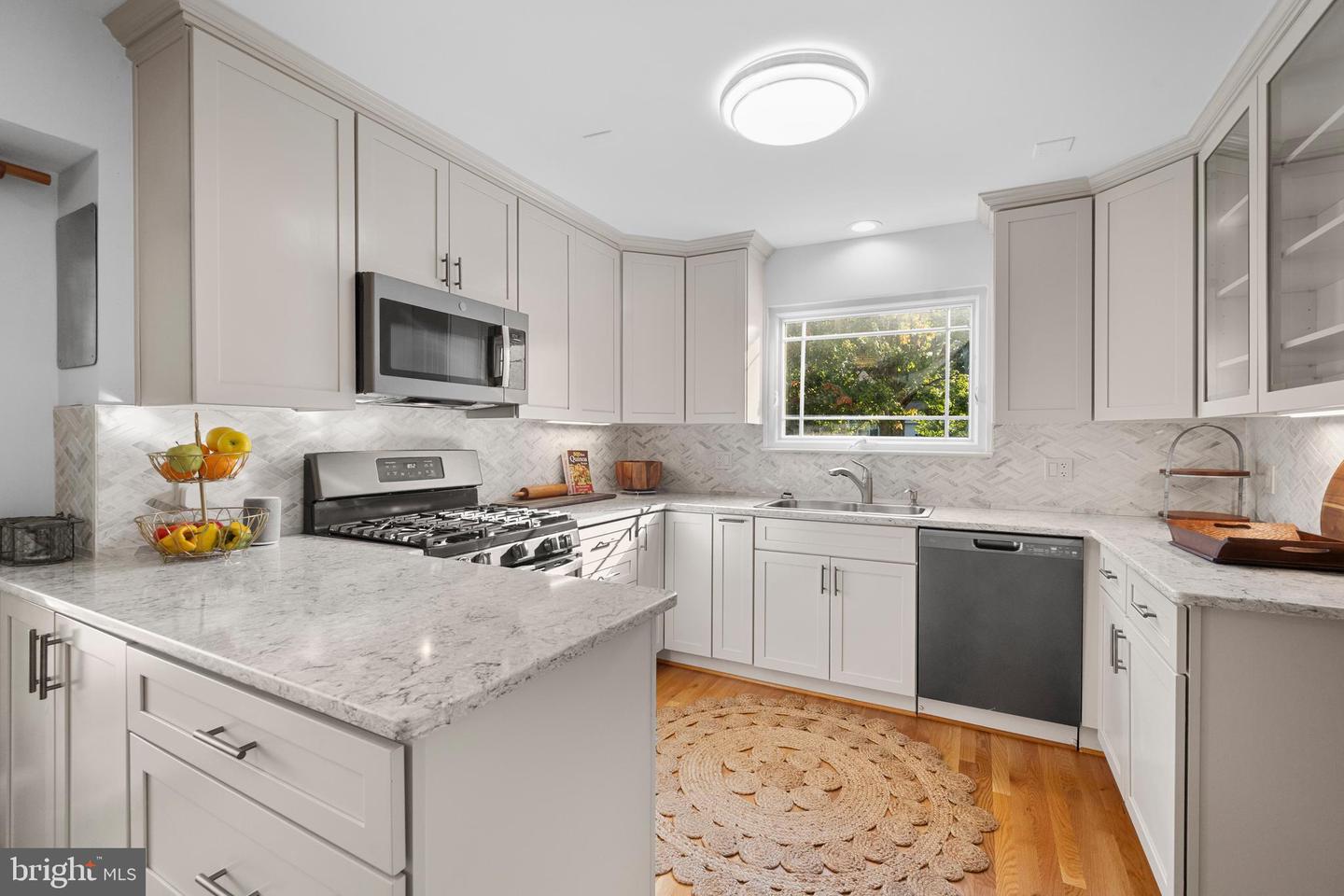 3716 KRYSIA CT, ANNANDALE, Virginia 22003, 4 Bedrooms Bedrooms, 13 Rooms Rooms,3 BathroomsBathrooms,Residential,For sale,3716 KRYSIA CT,VAFX2263220 MLS # VAFX2263220