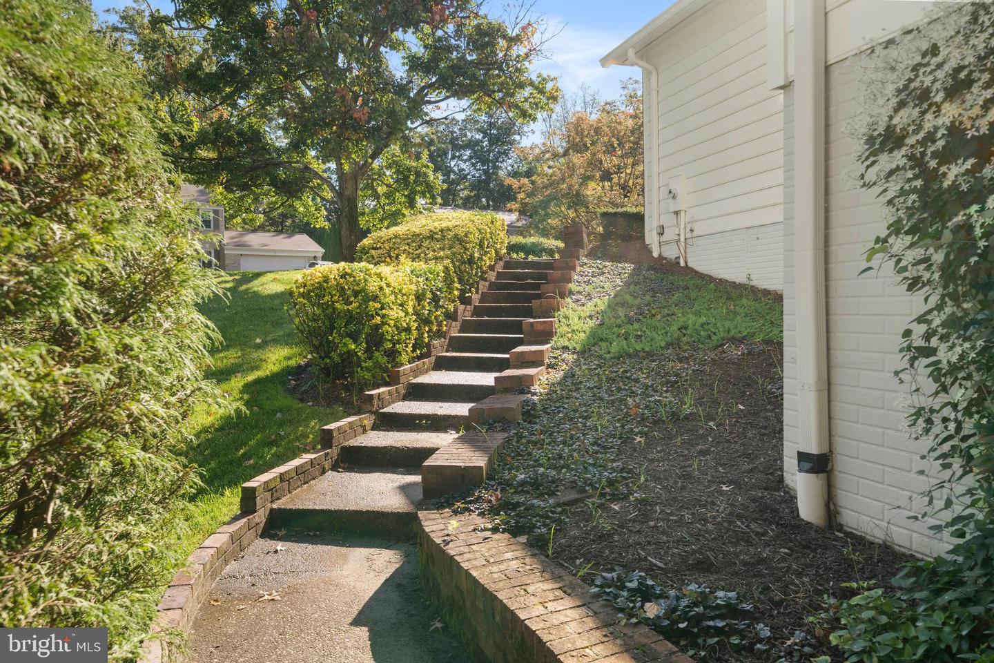 3716 KRYSIA CT, ANNANDALE, Virginia 22003, 4 Bedrooms Bedrooms, 13 Rooms Rooms,3 BathroomsBathrooms,Residential,For sale,3716 KRYSIA CT,VAFX2263220 MLS # VAFX2263220