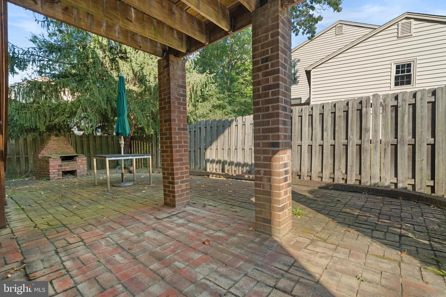 3716 KRYSIA CT, ANNANDALE, Virginia 22003, 4 Bedrooms Bedrooms, 13 Rooms Rooms,3 BathroomsBathrooms,Residential,For sale,3716 KRYSIA CT,VAFX2263220 MLS # VAFX2263220