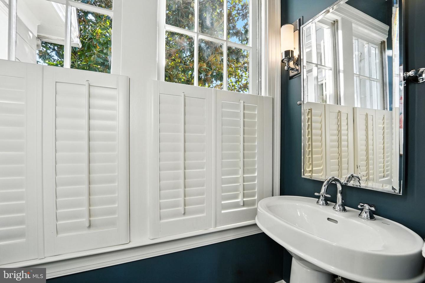 1610 N DANVILLE ST, ARLINGTON, Virginia 22201, 6 Bedrooms Bedrooms, ,3 BathroomsBathrooms,Residential,For sale,1610 N DANVILLE ST,VAAR2062840 MLS # VAAR2062840