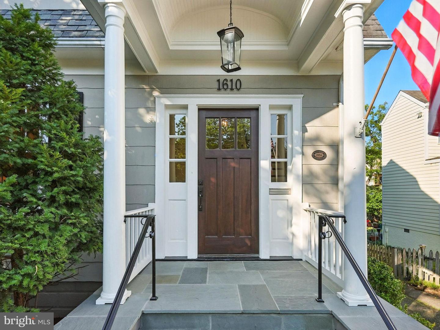 1610 N DANVILLE ST, ARLINGTON, Virginia 22201, 6 Bedrooms Bedrooms, ,3 BathroomsBathrooms,Residential,For sale,1610 N DANVILLE ST,VAAR2062840 MLS # VAAR2062840