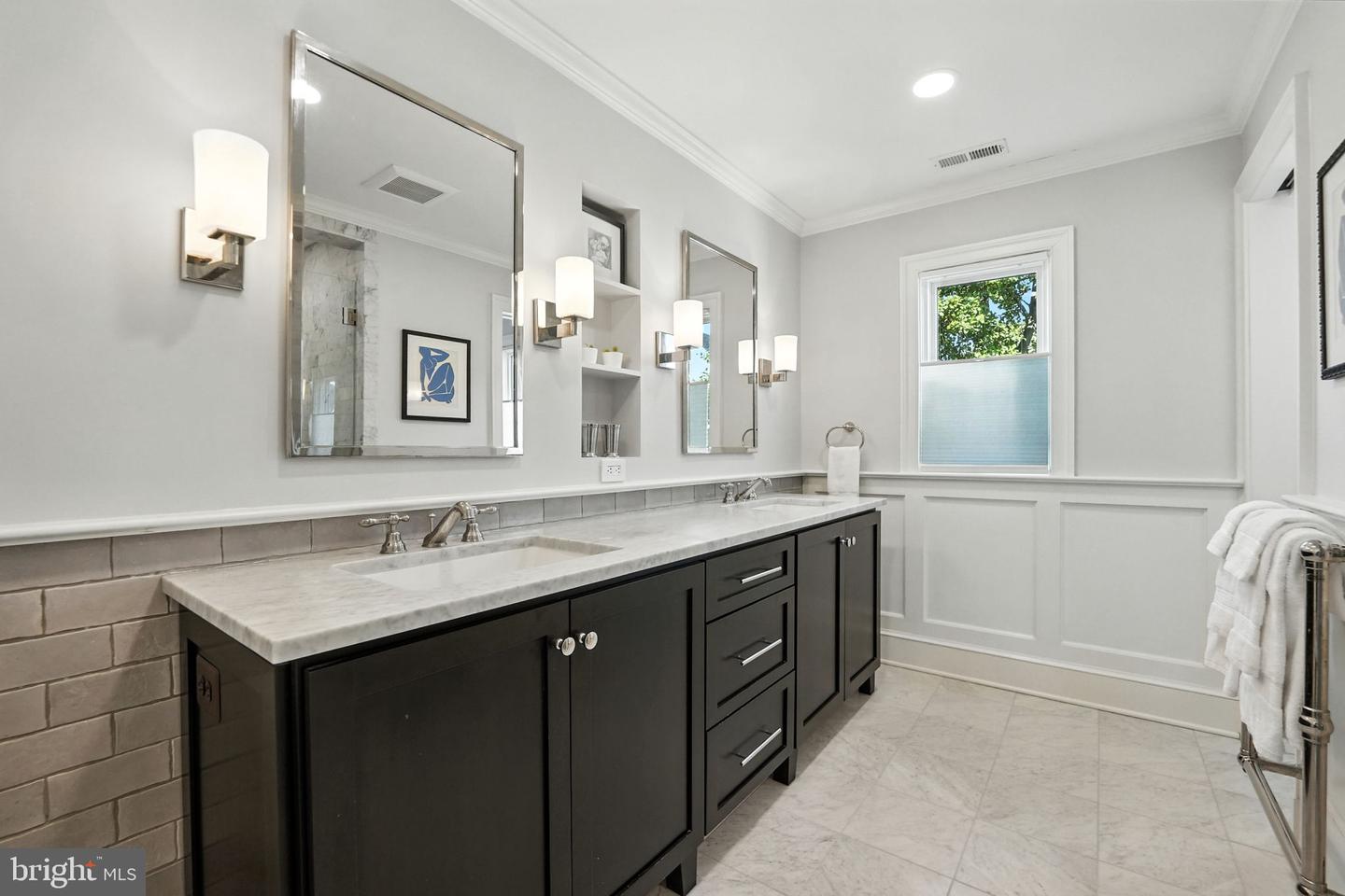 1610 N DANVILLE ST, ARLINGTON, Virginia 22201, 6 Bedrooms Bedrooms, ,3 BathroomsBathrooms,Residential,For sale,1610 N DANVILLE ST,VAAR2062840 MLS # VAAR2062840