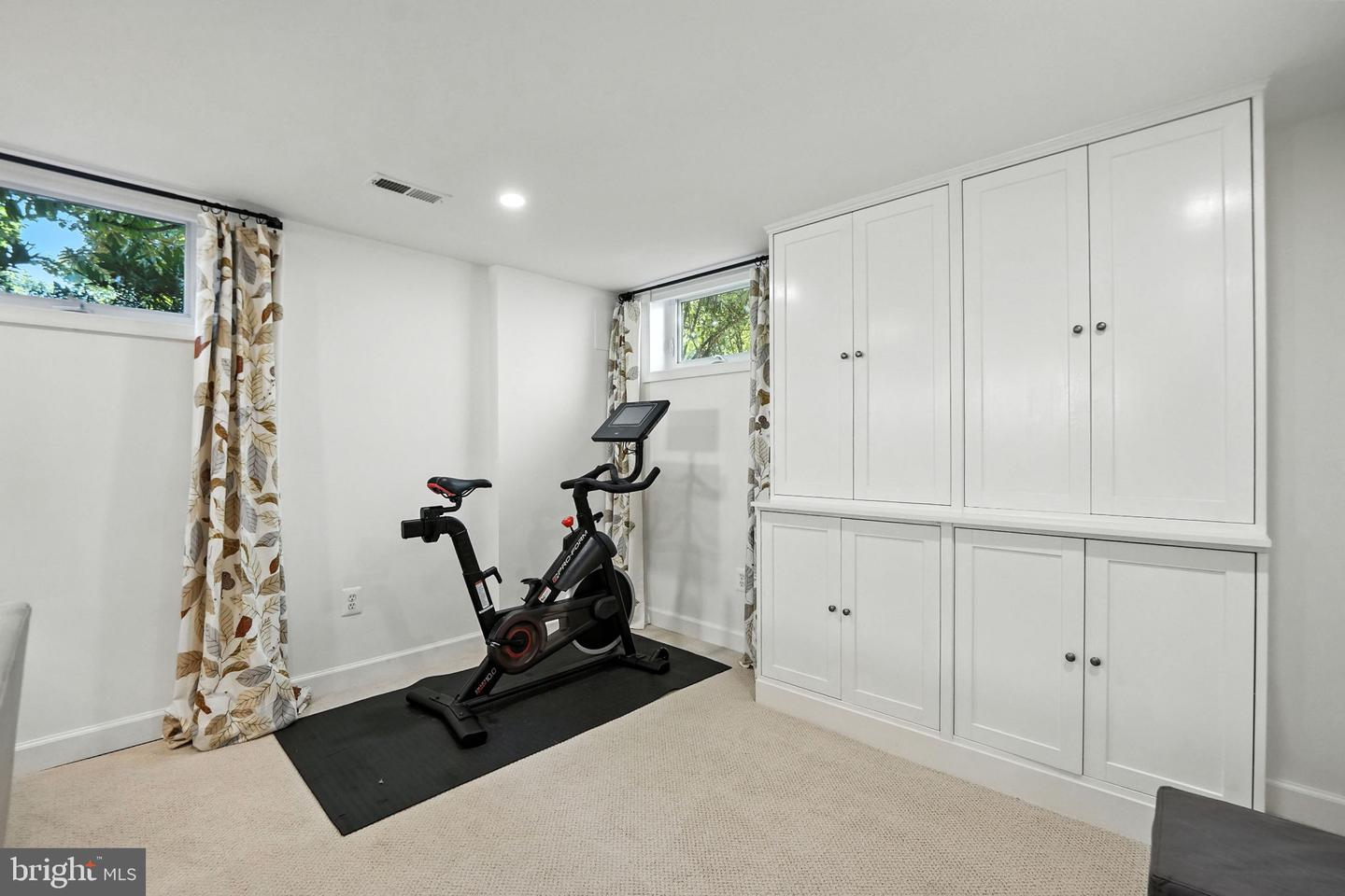 1610 N DANVILLE ST, ARLINGTON, Virginia 22201, 6 Bedrooms Bedrooms, ,3 BathroomsBathrooms,Residential,For sale,1610 N DANVILLE ST,VAAR2062840 MLS # VAAR2062840