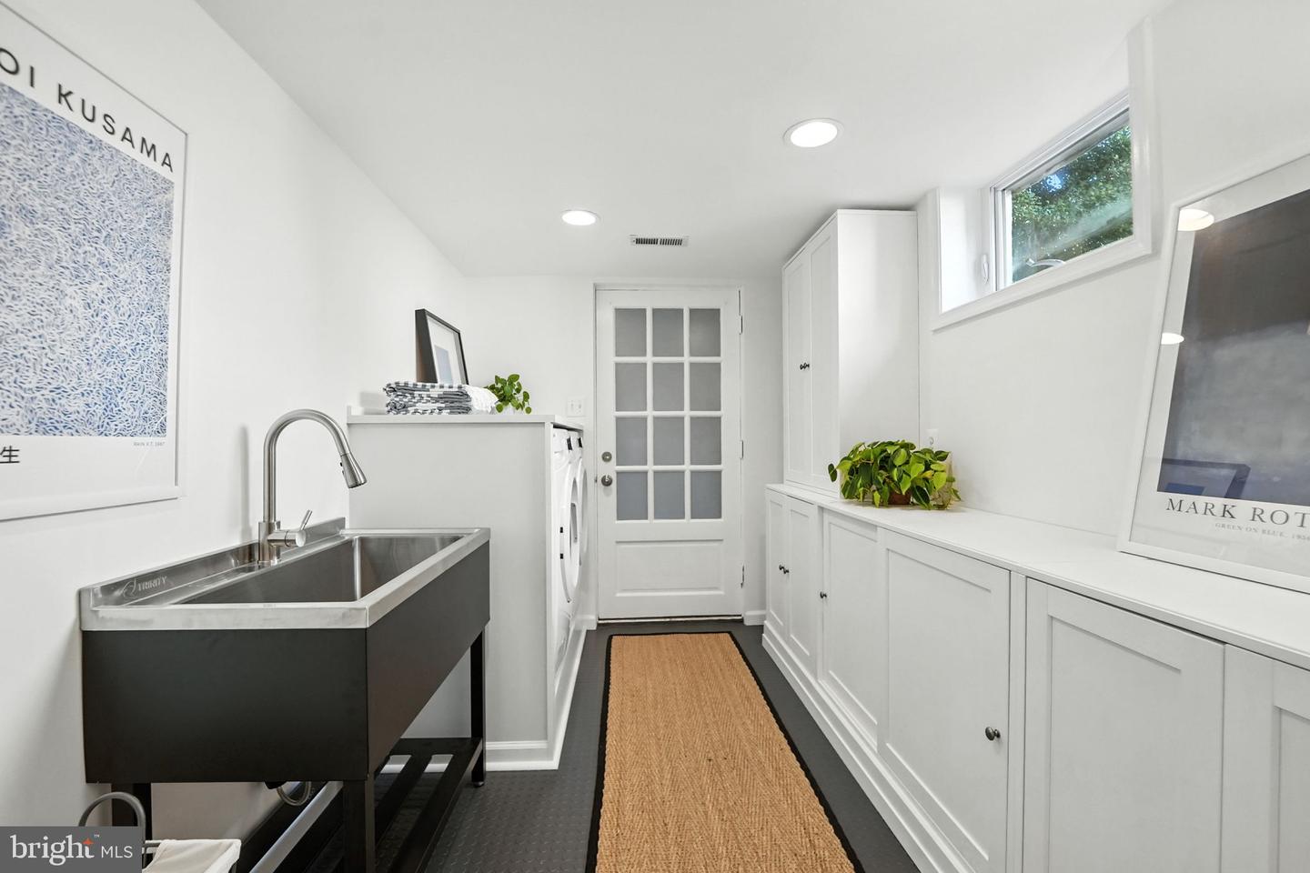 1610 N DANVILLE ST, ARLINGTON, Virginia 22201, 6 Bedrooms Bedrooms, ,3 BathroomsBathrooms,Residential,For sale,1610 N DANVILLE ST,VAAR2062840 MLS # VAAR2062840