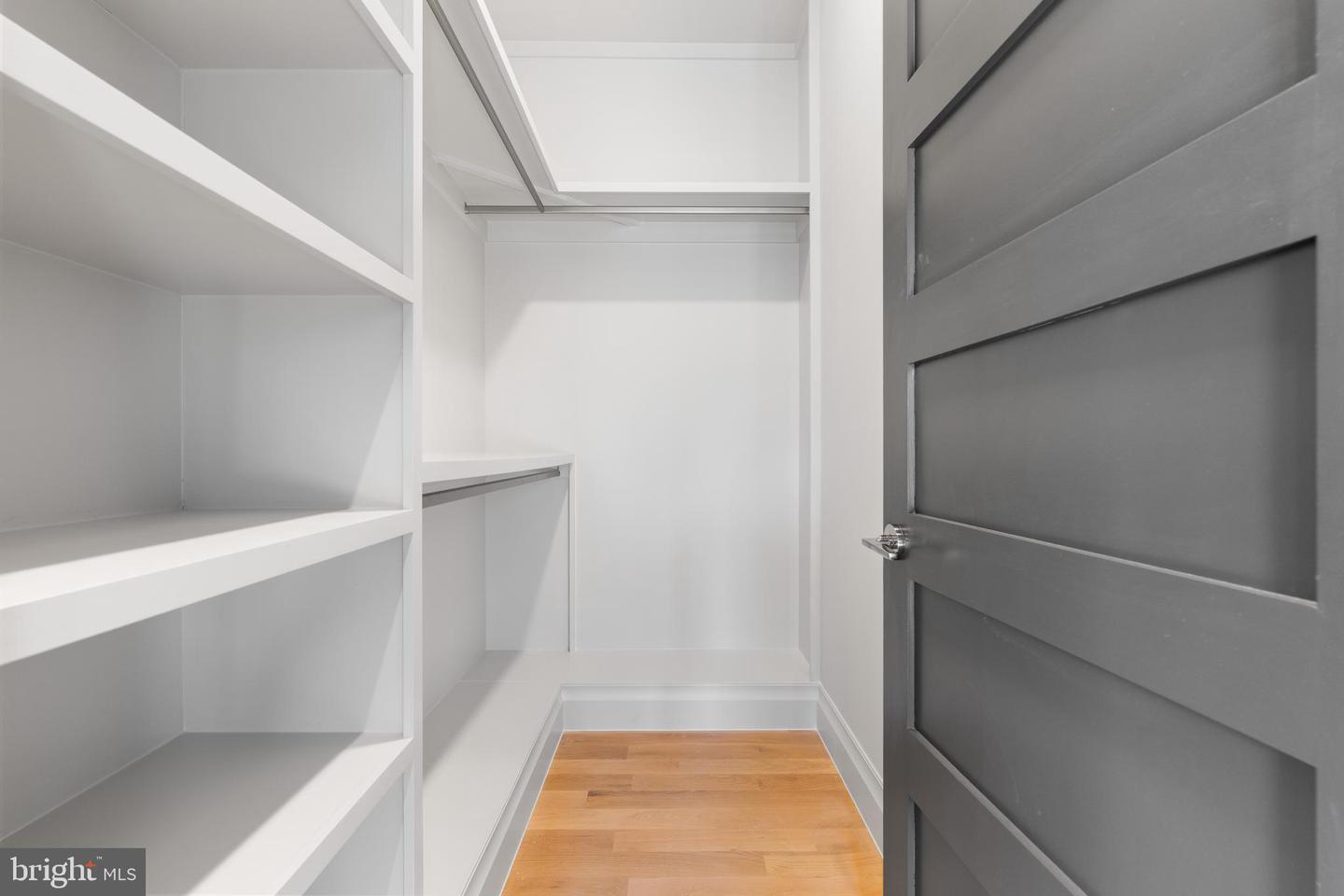 6301 31ST ST N, ARLINGTON, Virginia 22207, 6 Bedrooms Bedrooms, ,6 BathroomsBathrooms,Residential,For sale,6301 31ST ST N,VAAR2062868 MLS # VAAR2062868
