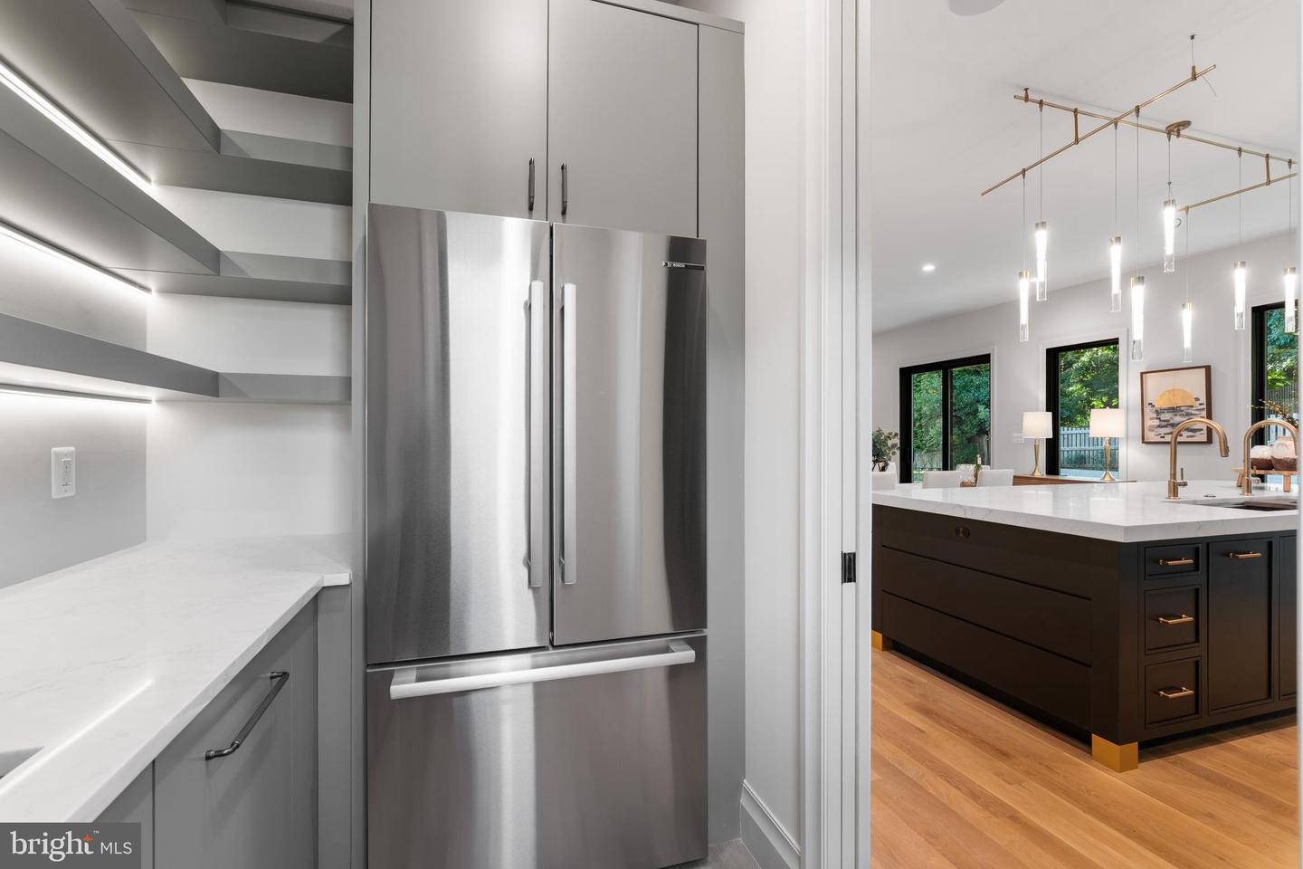 6301 31ST ST N, ARLINGTON, Virginia 22207, 6 Bedrooms Bedrooms, ,6 BathroomsBathrooms,Residential,For sale,6301 31ST ST N,VAAR2062868 MLS # VAAR2062868