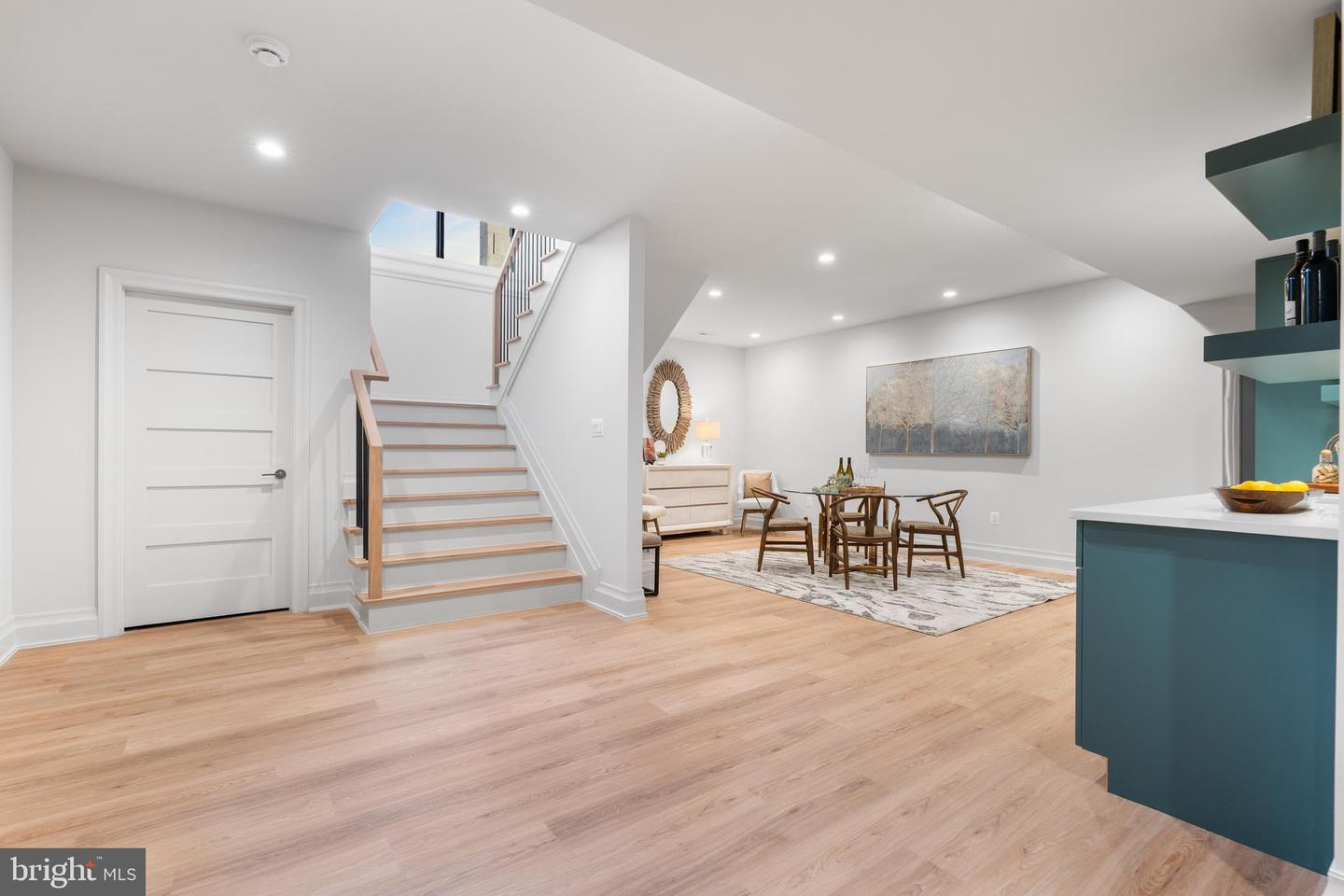 6301 31ST ST N, ARLINGTON, Virginia 22207, 6 Bedrooms Bedrooms, ,6 BathroomsBathrooms,Residential,For sale,6301 31ST ST N,VAAR2062868 MLS # VAAR2062868