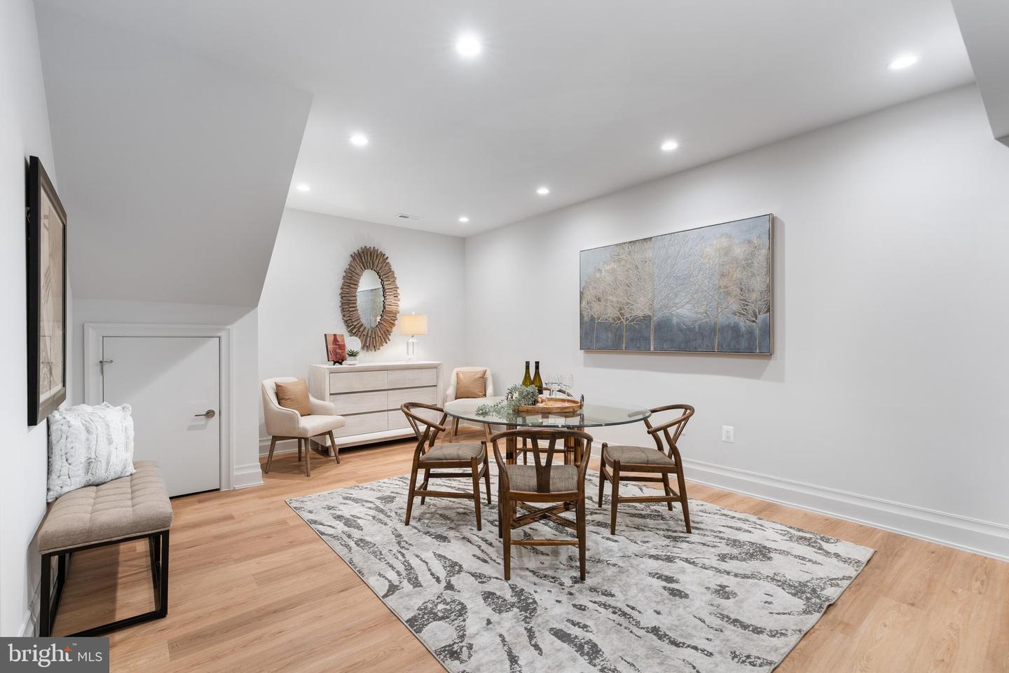6301 31ST ST N, ARLINGTON, Virginia 22207, 6 Bedrooms Bedrooms, ,6 BathroomsBathrooms,Residential,For sale,6301 31ST ST N,VAAR2062868 MLS # VAAR2062868
