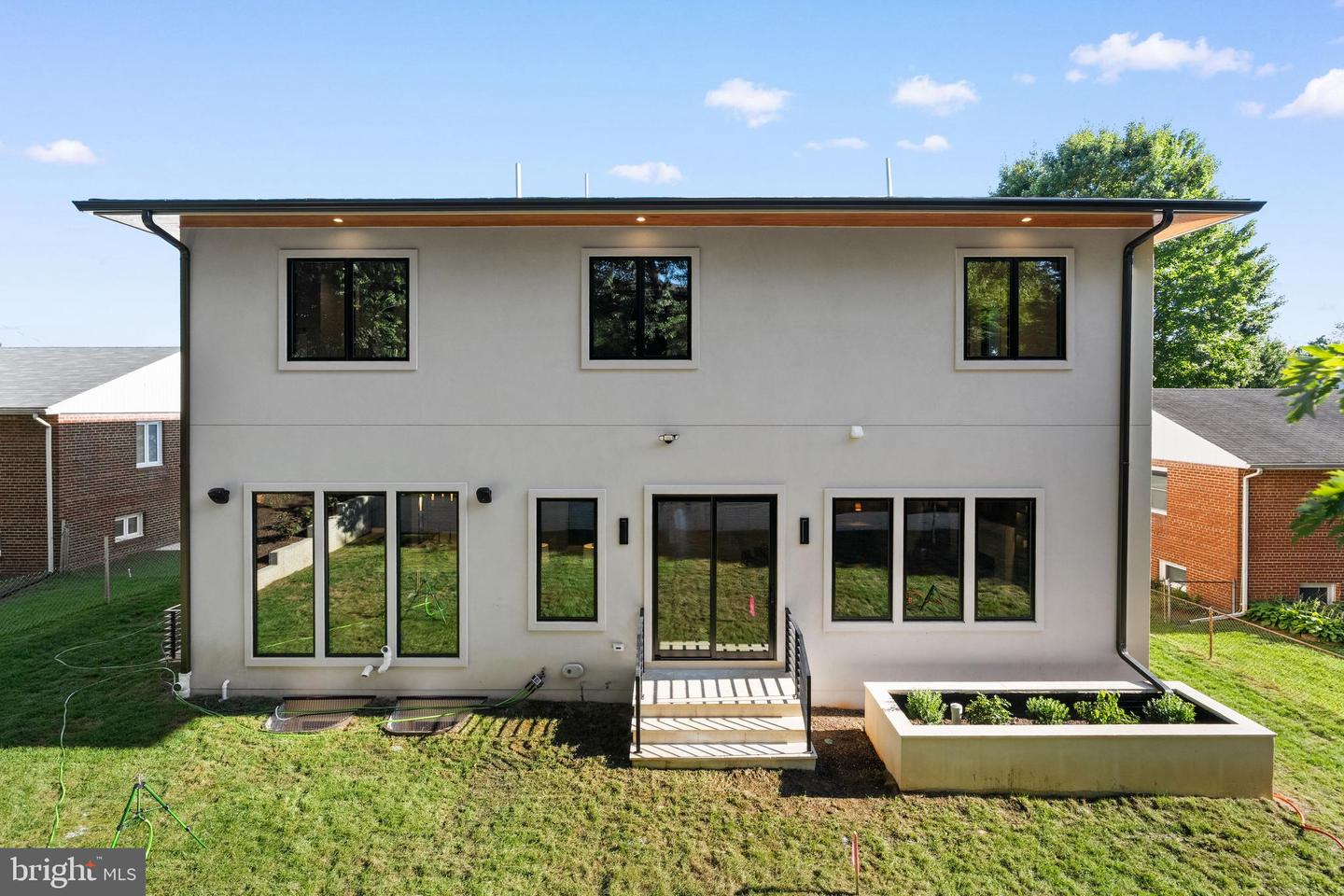 6301 31ST ST N, ARLINGTON, Virginia 22207, 6 Bedrooms Bedrooms, ,6 BathroomsBathrooms,Residential,For sale,6301 31ST ST N,VAAR2062868 MLS # VAAR2062868