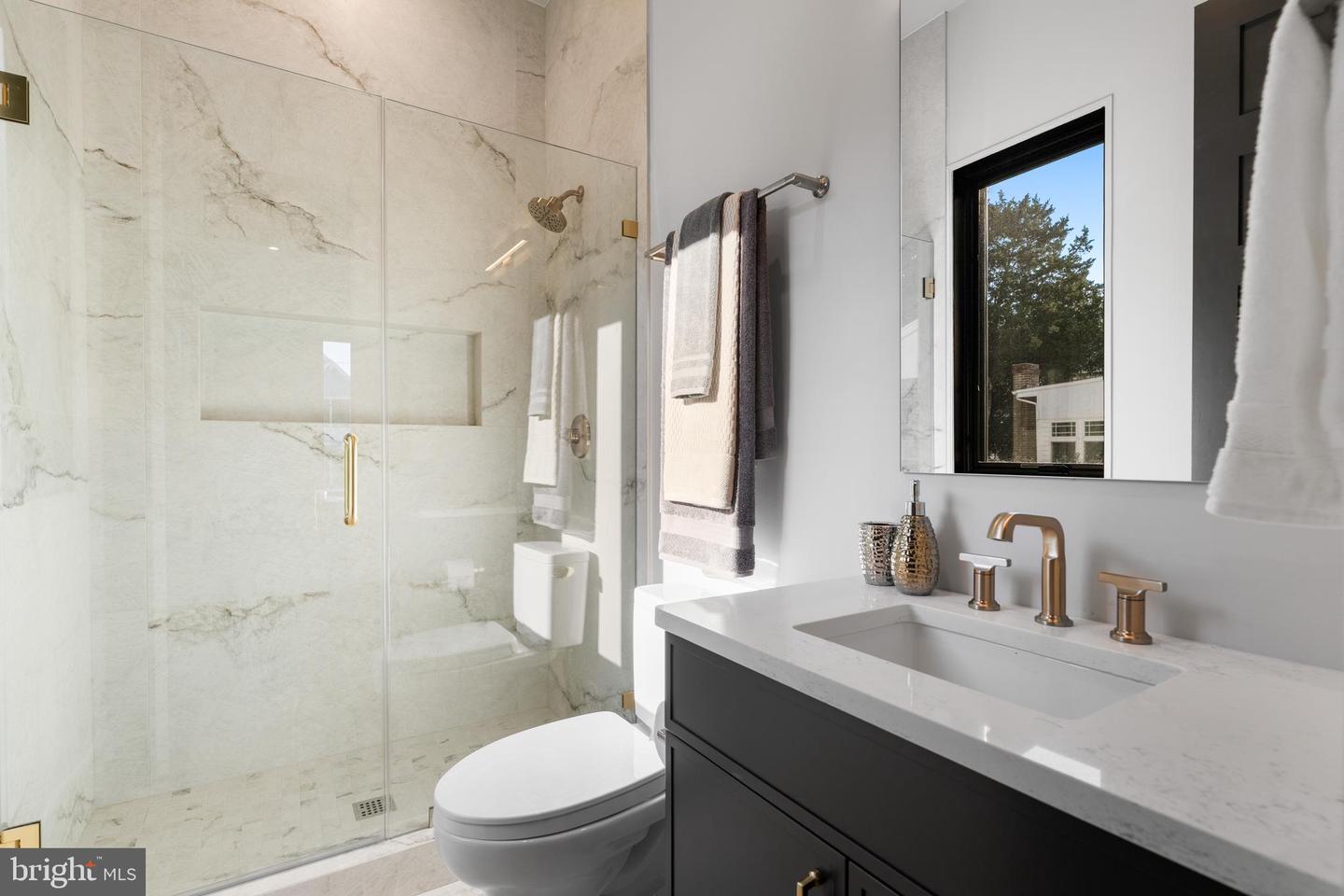6301 31ST ST N, ARLINGTON, Virginia 22207, 6 Bedrooms Bedrooms, ,6 BathroomsBathrooms,Residential,For sale,6301 31ST ST N,VAAR2062868 MLS # VAAR2062868