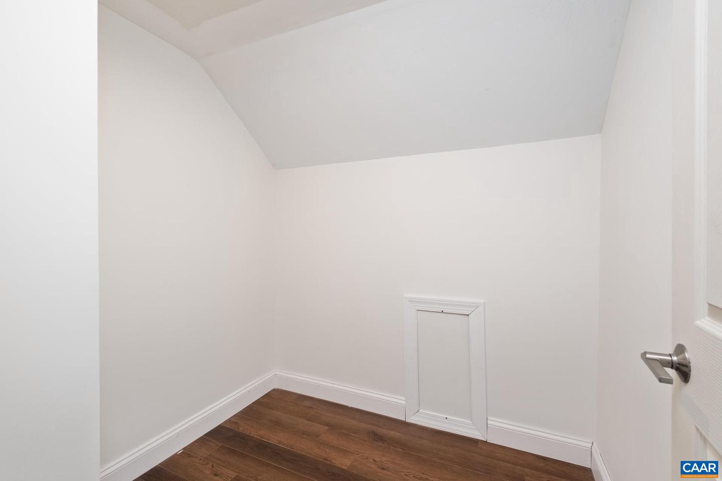 22 STAFFORD ST, STAUNTON, Virginia 24401, 2 Bedrooms Bedrooms, ,2 BathroomsBathrooms,Residential,For sale,22 STAFFORD ST,668324 MLS # 668324