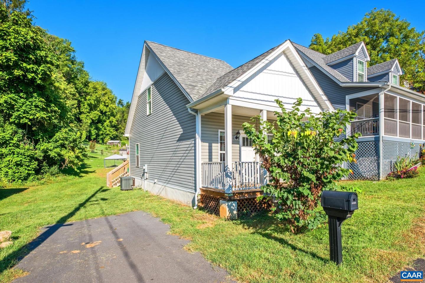 22 STAFFORD ST, STAUNTON, Virginia 24401, 2 Bedrooms Bedrooms, ,2 BathroomsBathrooms,Residential,For sale,22 STAFFORD ST,668324 MLS # 668324