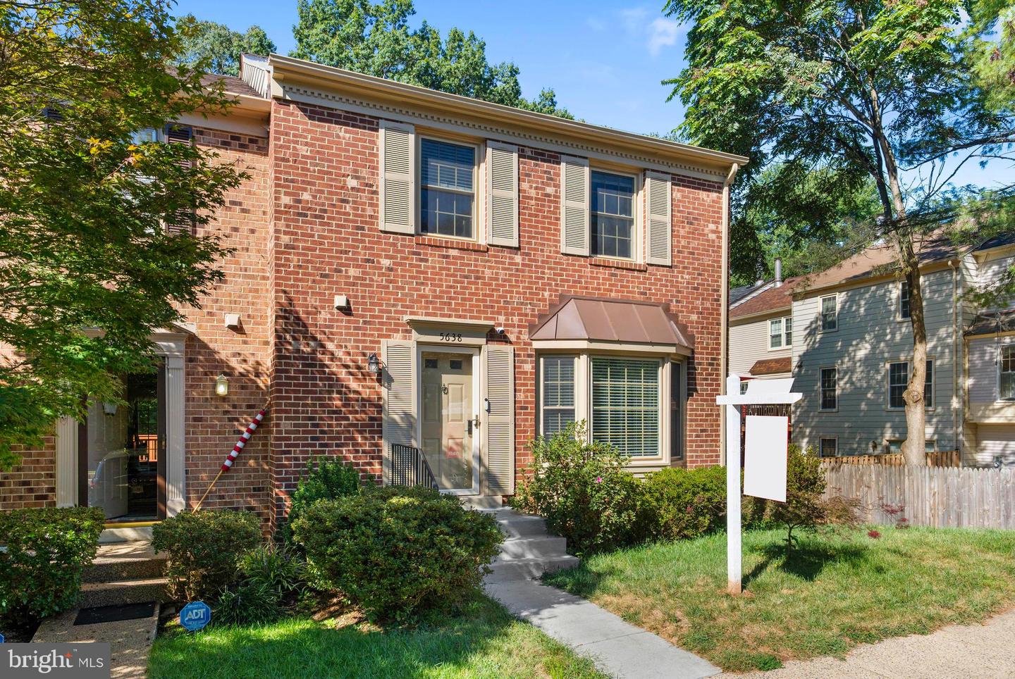 5638 SUTHERLAND CT, BURKE, Virginia 22015, 3 Bedrooms Bedrooms, ,3 BathroomsBathrooms,Residential,For sale,5638 SUTHERLAND CT,VAFX2264130 MLS # VAFX2264130