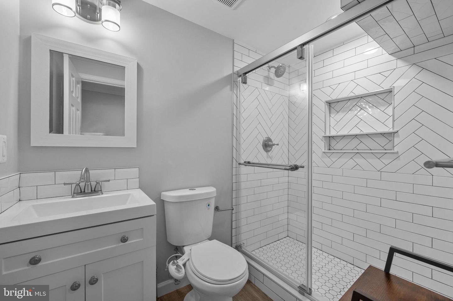 5638 SUTHERLAND CT, BURKE, Virginia 22015, 3 Bedrooms Bedrooms, ,3 BathroomsBathrooms,Residential,For sale,5638 SUTHERLAND CT,VAFX2264130 MLS # VAFX2264130
