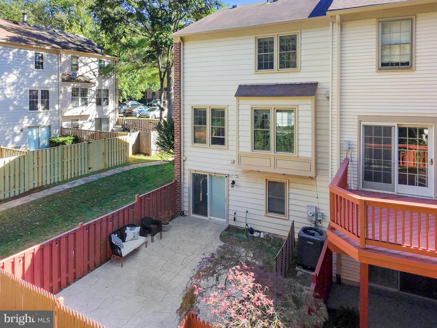 5638 SUTHERLAND CT, BURKE, Virginia 22015, 3 Bedrooms Bedrooms, ,3 BathroomsBathrooms,Residential,For sale,5638 SUTHERLAND CT,VAFX2264130 MLS # VAFX2264130