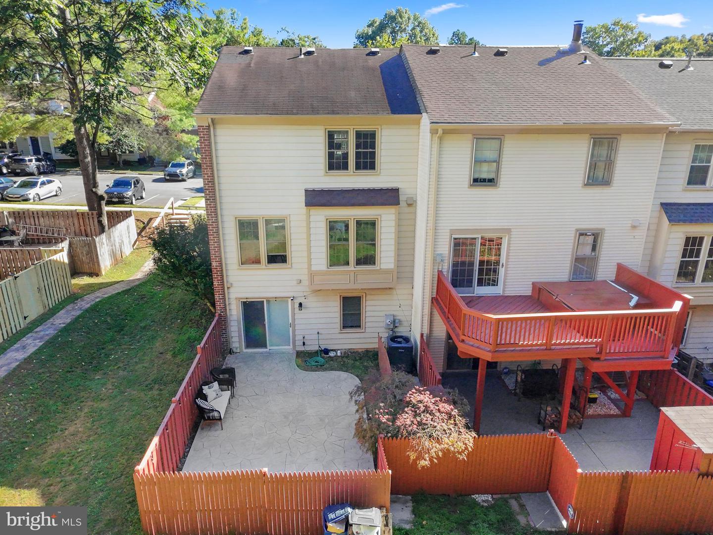 5638 SUTHERLAND CT, BURKE, Virginia 22015, 3 Bedrooms Bedrooms, ,3 BathroomsBathrooms,Residential,For sale,5638 SUTHERLAND CT,VAFX2264130 MLS # VAFX2264130