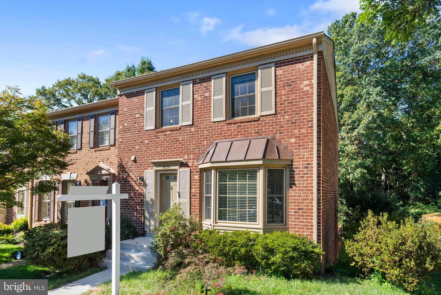 5638 SUTHERLAND CT, BURKE, Virginia 22015, 3 Bedrooms Bedrooms, ,3 BathroomsBathrooms,Residential,For sale,5638 SUTHERLAND CT,VAFX2264130 MLS # VAFX2264130