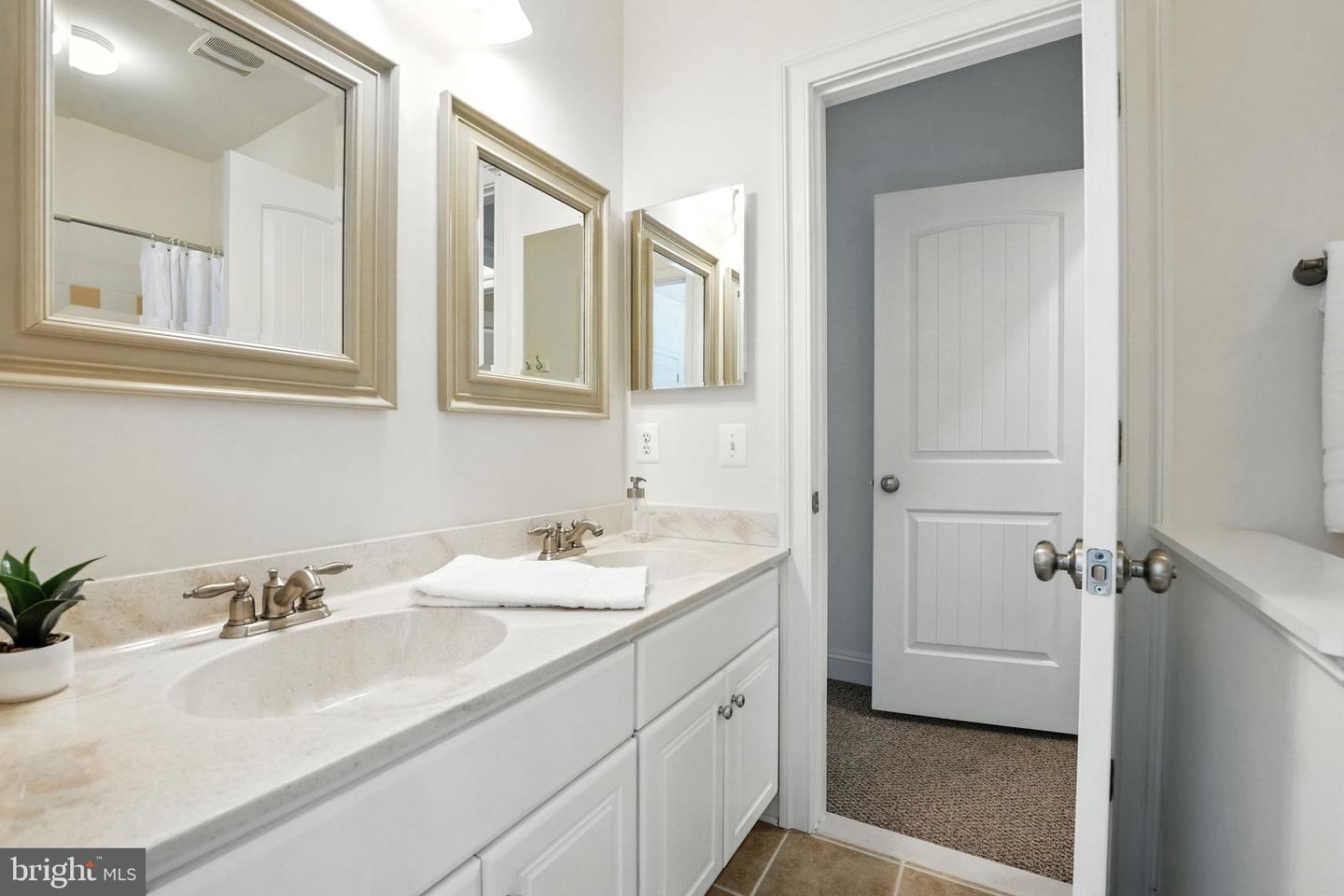 11200 FAWN LAKE PKWY, SPOTSYLVANIA, Virginia 22551, 5 Bedrooms Bedrooms, ,5 BathroomsBathrooms,Residential,For sale,11200 FAWN LAKE PKWY,VASP2035910 MLS # VASP2035910