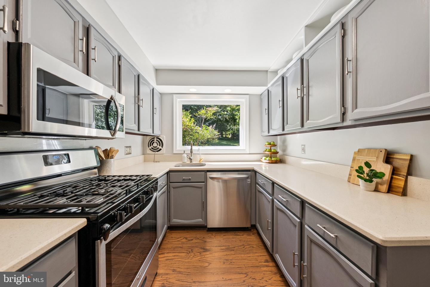 6515 OAKWOOD DR, FALLS CHURCH, Virginia 22041, 4 Bedrooms Bedrooms, ,2 BathroomsBathrooms,Residential,For sale,6515 OAKWOOD DR,VAFX2264372 MLS # VAFX2264372