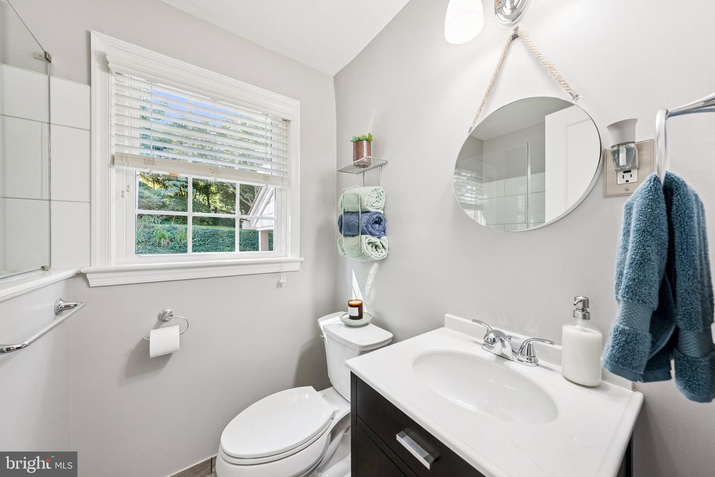 6515 OAKWOOD DR, FALLS CHURCH, Virginia 22041, 4 Bedrooms Bedrooms, ,2 BathroomsBathrooms,Residential,For sale,6515 OAKWOOD DR,VAFX2264372 MLS # VAFX2264372