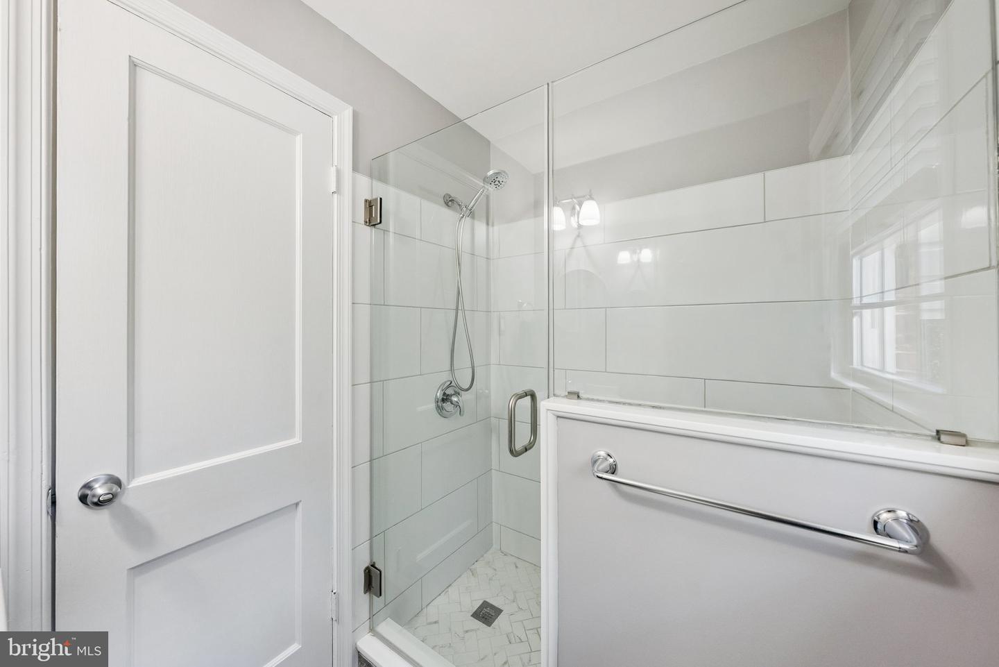 6515 OAKWOOD DR, FALLS CHURCH, Virginia 22041, 4 Bedrooms Bedrooms, ,2 BathroomsBathrooms,Residential,For sale,6515 OAKWOOD DR,VAFX2264372 MLS # VAFX2264372