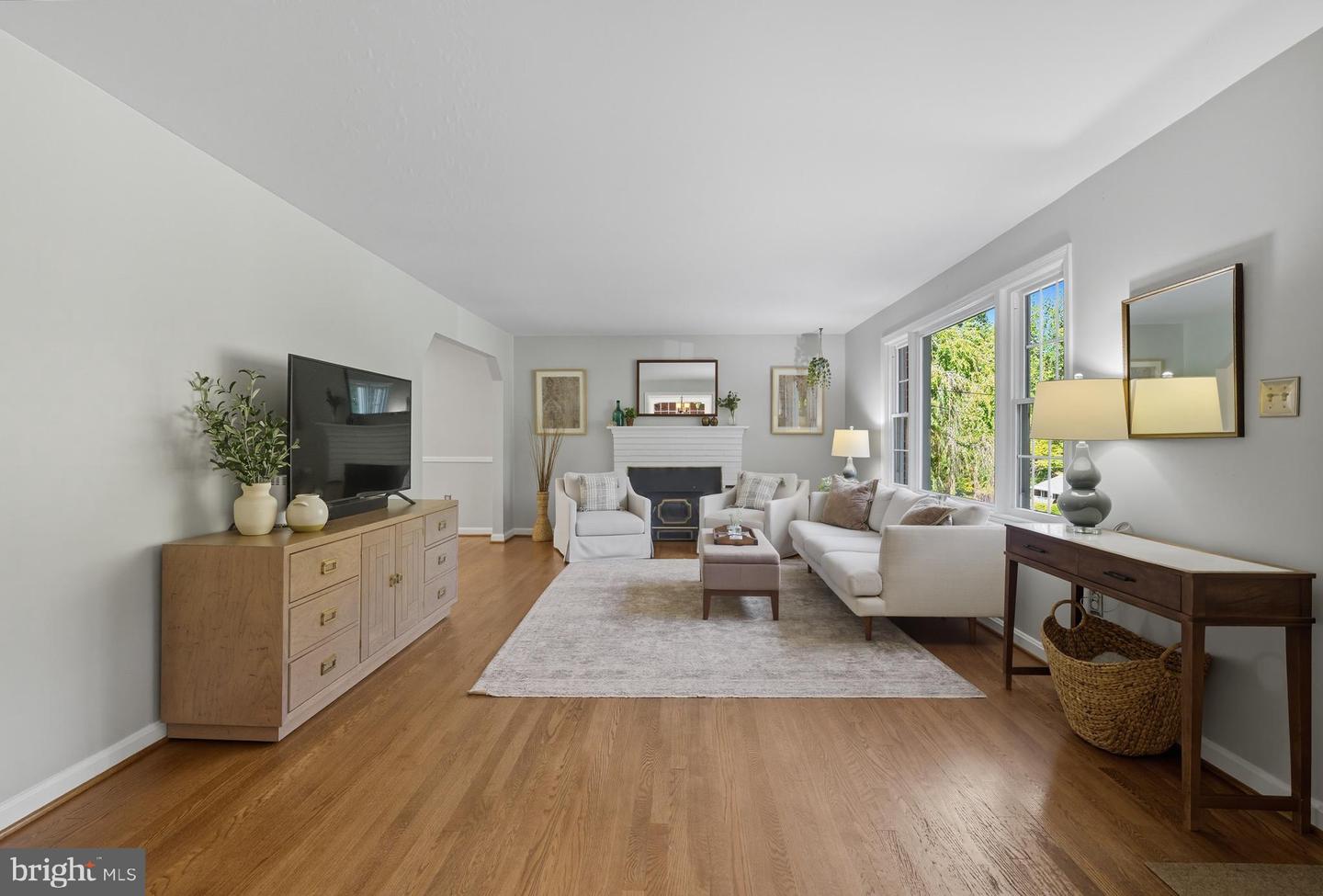 6515 OAKWOOD DR, FALLS CHURCH, Virginia 22041, 4 Bedrooms Bedrooms, ,2 BathroomsBathrooms,Residential,For sale,6515 OAKWOOD DR,VAFX2264372 MLS # VAFX2264372