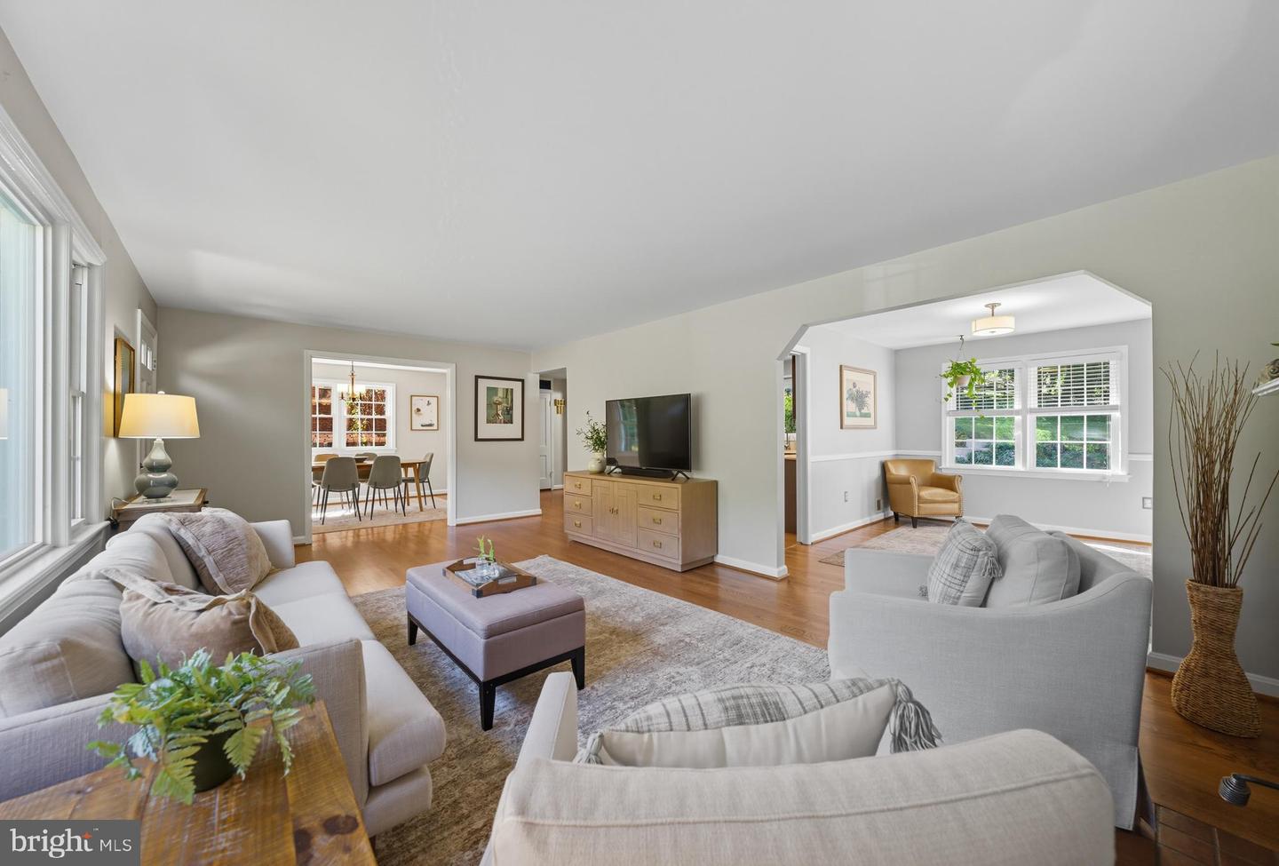 6515 OAKWOOD DR, FALLS CHURCH, Virginia 22041, 4 Bedrooms Bedrooms, ,2 BathroomsBathrooms,Residential,For sale,6515 OAKWOOD DR,VAFX2264372 MLS # VAFX2264372