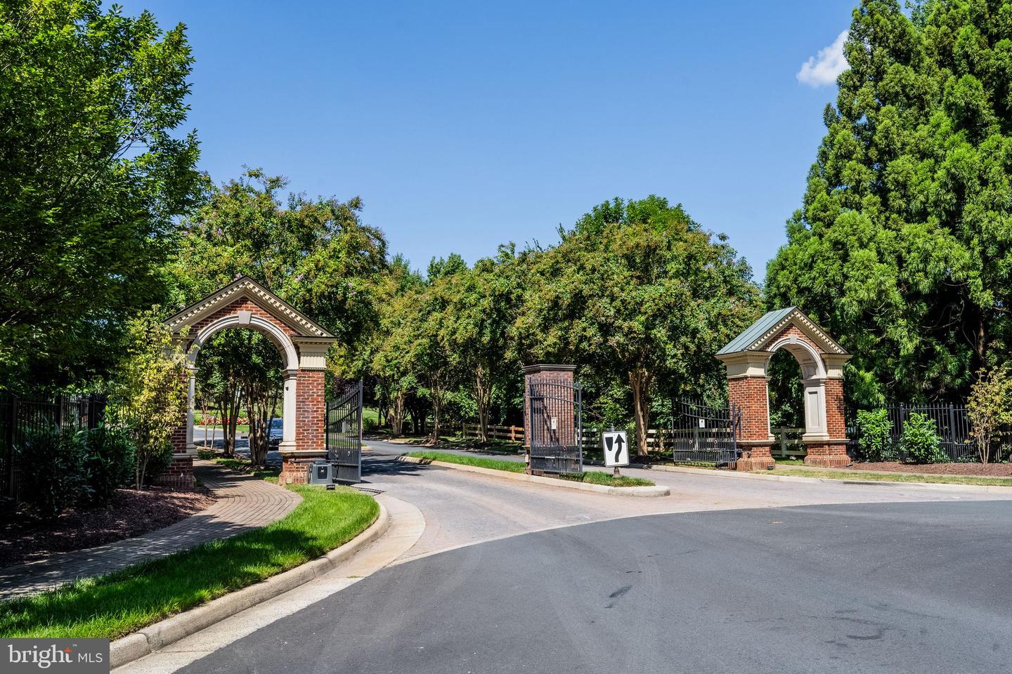 20129 VALHALLA SQ, ASHBURN, Virginia 20147, 3 Bedrooms Bedrooms, ,3 BathroomsBathrooms,Residential,For sale,20129 VALHALLA SQ,VALO2105954 MLS # VALO2105954