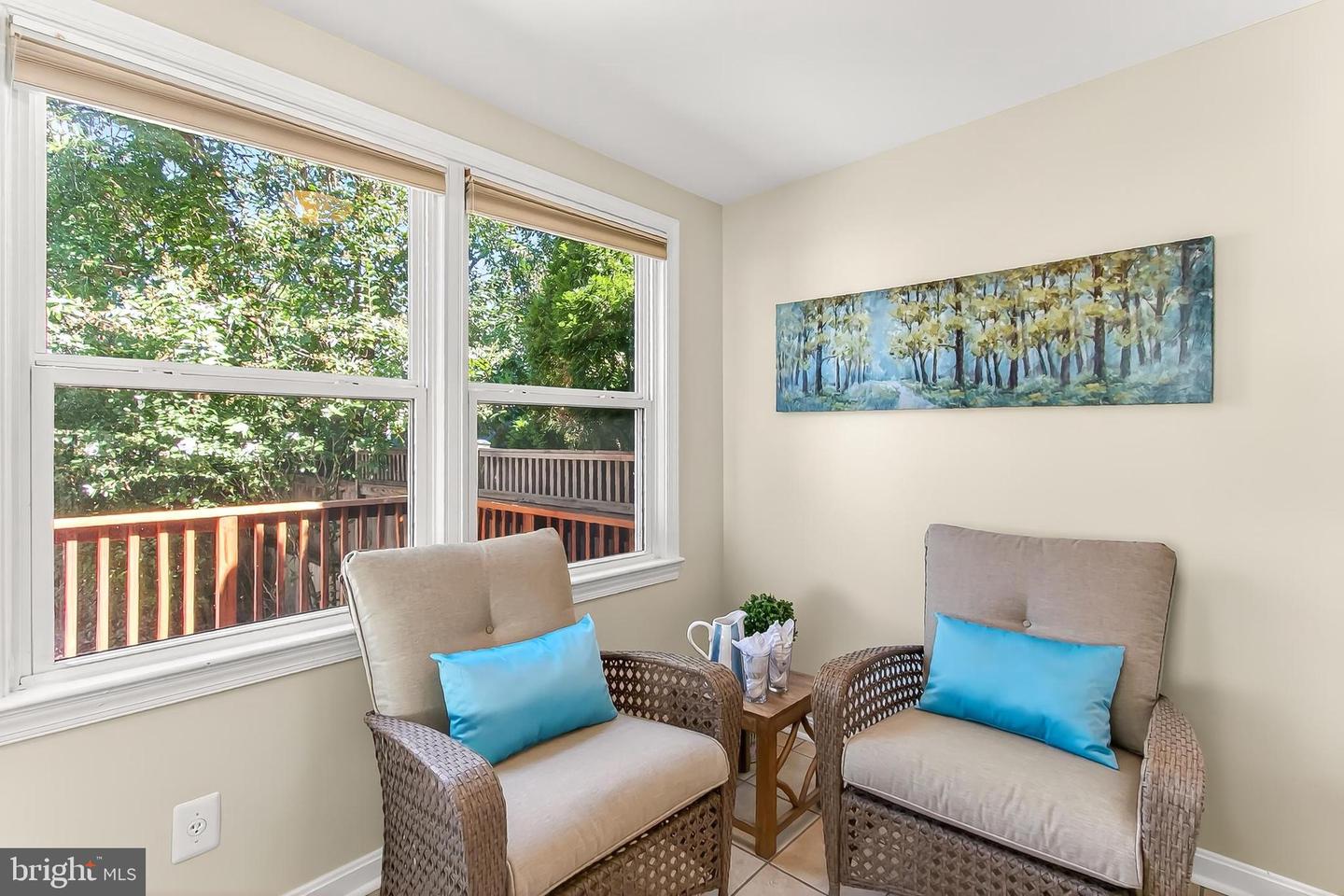 214 E SPRING ST E, ALEXANDRIA, Virginia 22301, 2 Bedrooms Bedrooms, ,1 BathroomBathrooms,Residential,For sale,214 E SPRING ST E,VAAX2049250 MLS # VAAX2049250