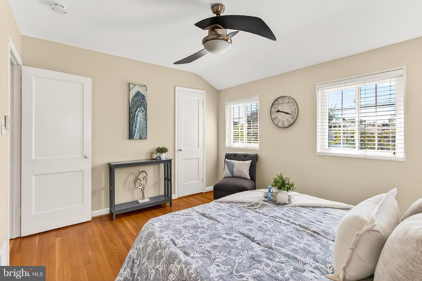 214 E SPRING ST E, ALEXANDRIA, Virginia 22301, 2 Bedrooms Bedrooms, ,1 BathroomBathrooms,Residential,For sale,214 E SPRING ST E,VAAX2049250 MLS # VAAX2049250