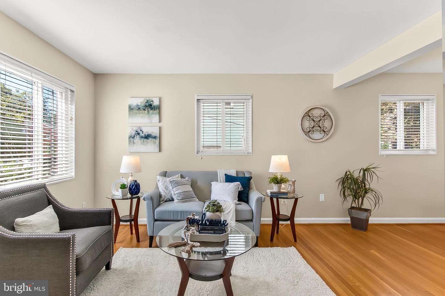 214 E SPRING ST E, ALEXANDRIA, Virginia 22301, 2 Bedrooms Bedrooms, ,1 BathroomBathrooms,Residential,For sale,214 E SPRING ST E,VAAX2049250 MLS # VAAX2049250