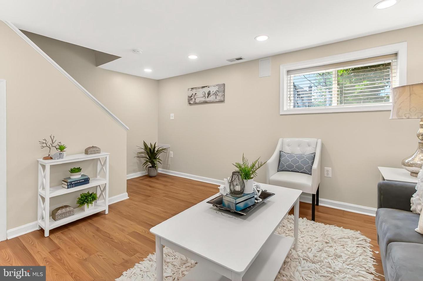 214 E SPRING ST E, ALEXANDRIA, Virginia 22301, 2 Bedrooms Bedrooms, ,1 BathroomBathrooms,Residential,For sale,214 E SPRING ST E,VAAX2049250 MLS # VAAX2049250