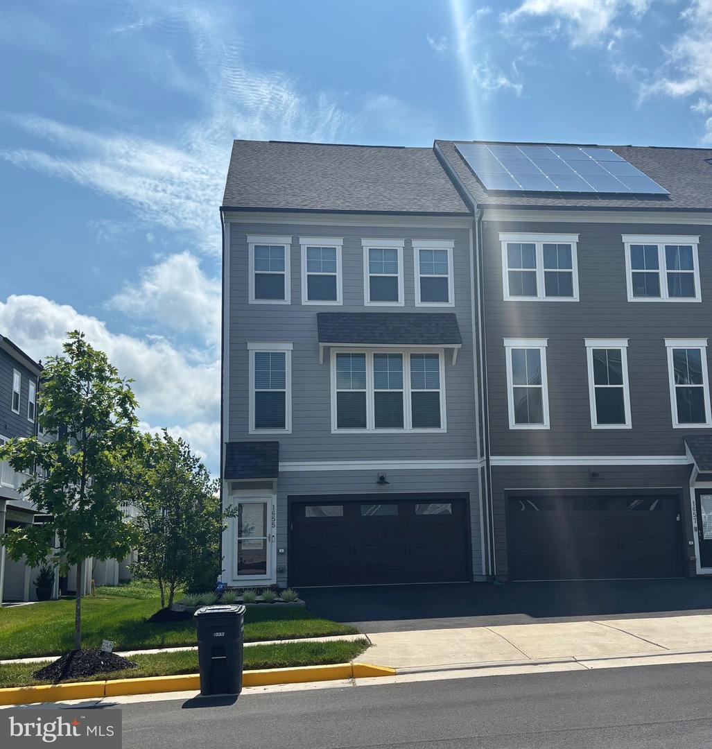 1655 ASPEN POPLAR RD, DUMFRIES, Virginia 22026, 3 Bedrooms Bedrooms, ,4 BathroomsBathrooms,Residential,For sale,1655 ASPEN POPLAR RD,VAPW2103132 MLS # VAPW2103132