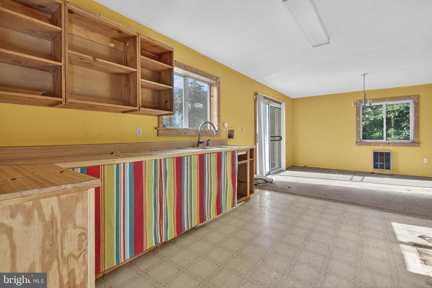 5312 WASHWRIGHT RD, HUME, Virginia 22639, 7 Bedrooms Bedrooms, ,3 BathroomsBathrooms,Residential,For sale,5312 WASHWRIGHT RD,VAFQ2018184 MLS # VAFQ2018184