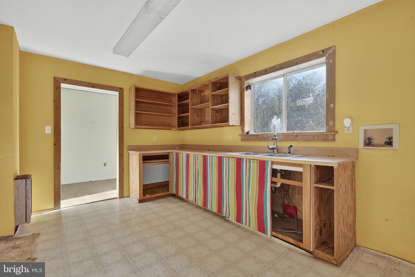 5312 WASHWRIGHT RD, HUME, Virginia 22639, 7 Bedrooms Bedrooms, ,3 BathroomsBathrooms,Residential,For sale,5312 WASHWRIGHT RD,VAFQ2018184 MLS # VAFQ2018184