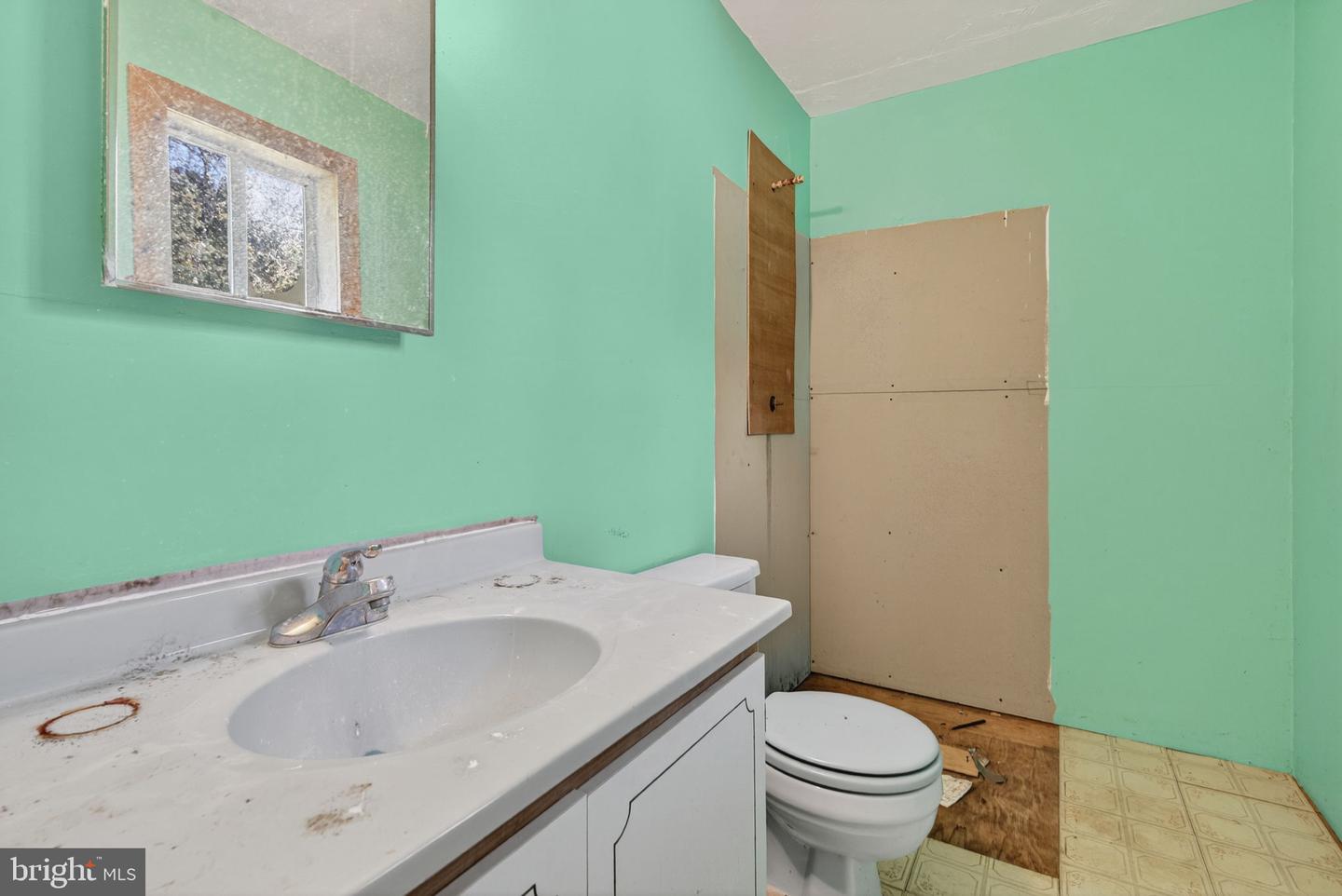 5312 WASHWRIGHT RD, HUME, Virginia 22639, 7 Bedrooms Bedrooms, ,3 BathroomsBathrooms,Residential,For sale,5312 WASHWRIGHT RD,VAFQ2018184 MLS # VAFQ2018184