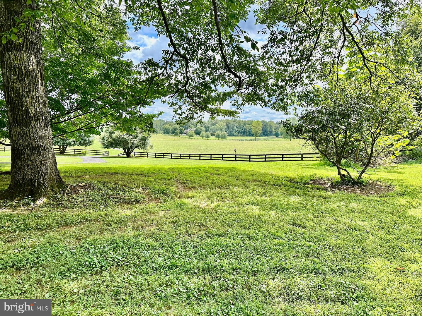 7038 BEACONSFIELD LN, WARRENTON, Virginia 20187, 2 Bedrooms Bedrooms, ,3 BathroomsBathrooms,Farm,For sale,7038 BEACONSFIELD LN,VAFQ2018266 MLS # VAFQ2018266
