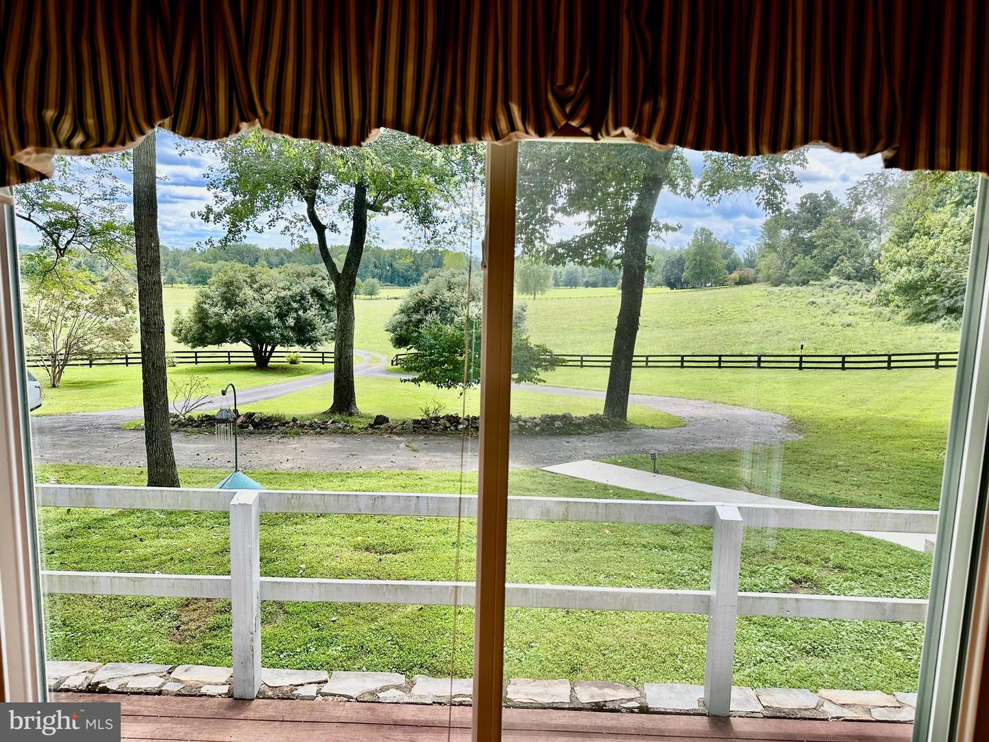 7038 BEACONSFIELD LN, WARRENTON, Virginia 20187, 2 Bedrooms Bedrooms, ,3 BathroomsBathrooms,Farm,For sale,7038 BEACONSFIELD LN,VAFQ2018266 MLS # VAFQ2018266