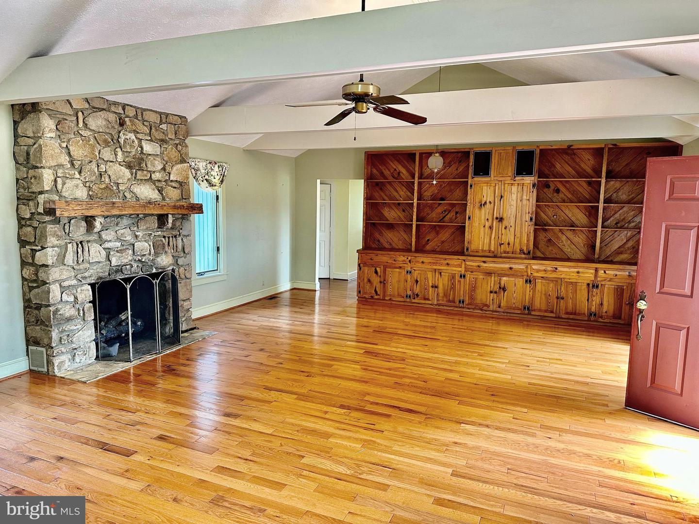 7038 BEACONSFIELD LN, WARRENTON, Virginia 20187, 2 Bedrooms Bedrooms, ,3 BathroomsBathrooms,Farm,For sale,7038 BEACONSFIELD LN,VAFQ2018266 MLS # VAFQ2018266