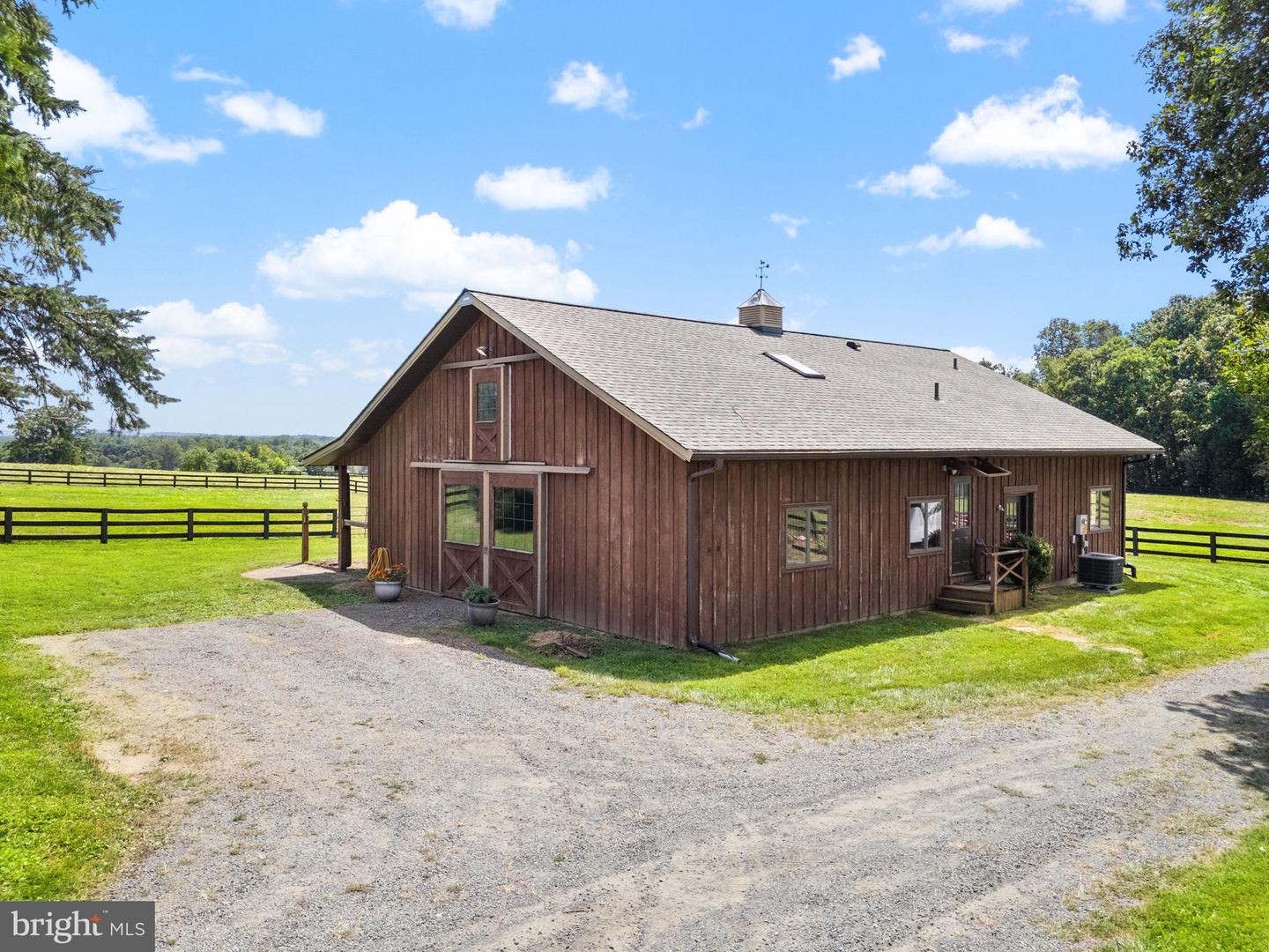 35771 SNAKE HILL RD, MIDDLEBURG, Virginia 20117, 3 Bedrooms Bedrooms, ,4 BathroomsBathrooms,Residential,For sale,35771 SNAKE HILL RD,VALO2106308 MLS # VALO2106308