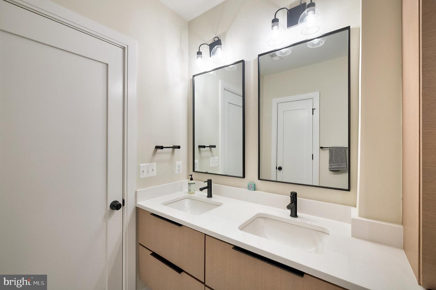 1817 LAMONT ST NW #1, WASHINGTON, District Of Columbia 20010, 4 Bedrooms Bedrooms, ,2 BathroomsBathrooms,Residential,For sale,1817 LAMONT ST NW #1,DCDC2220974 MLS # DCDC2220974