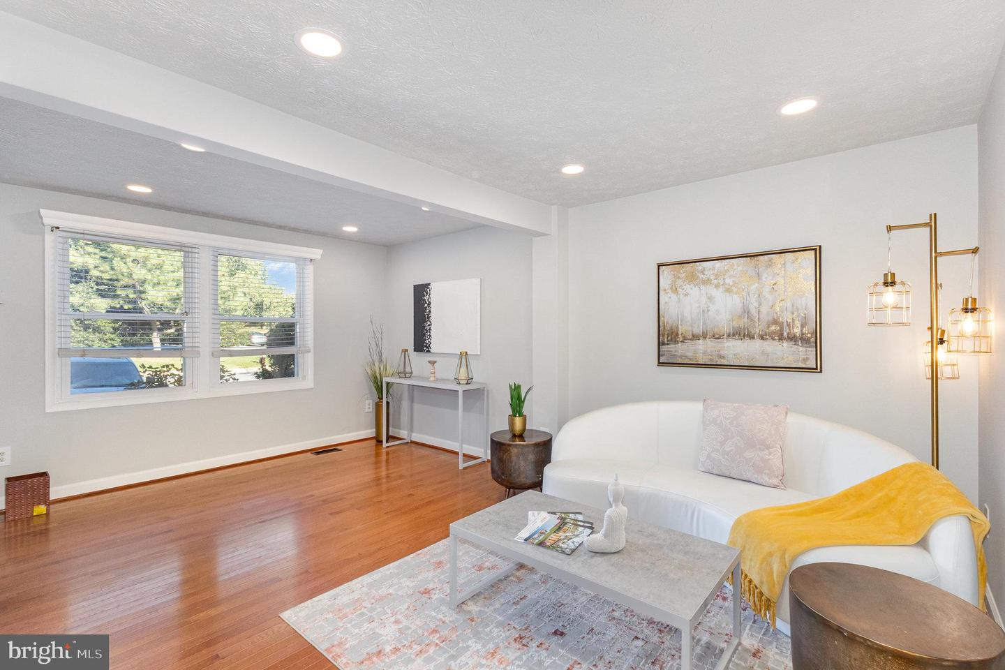 14135 HONEY HILL CT, CENTREVILLE, Virginia 20121, 4 Bedrooms Bedrooms, 8 Rooms Rooms,3 BathroomsBathrooms,Residential,For sale,14135 HONEY HILL CT,VAFX2265488 MLS # VAFX2265488