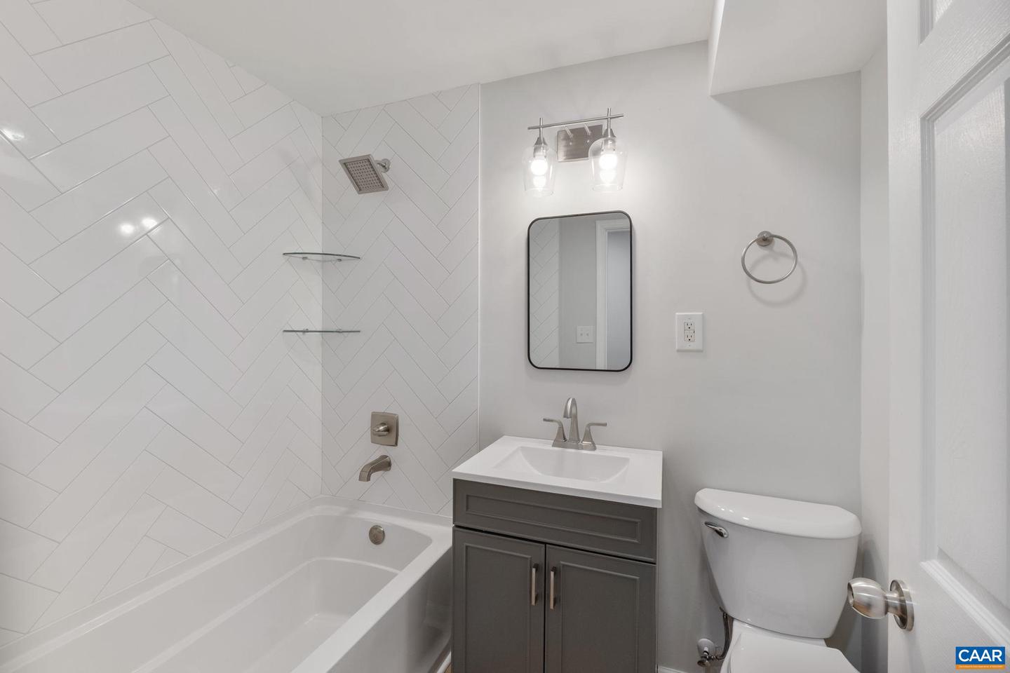 3209 ROLLING RD, SCOTTSVILLE, Virginia 24590, 5 Bedrooms Bedrooms, ,3 BathroomsBathrooms,Residential,For sale,3209 ROLLING RD,668688 MLS # 668688