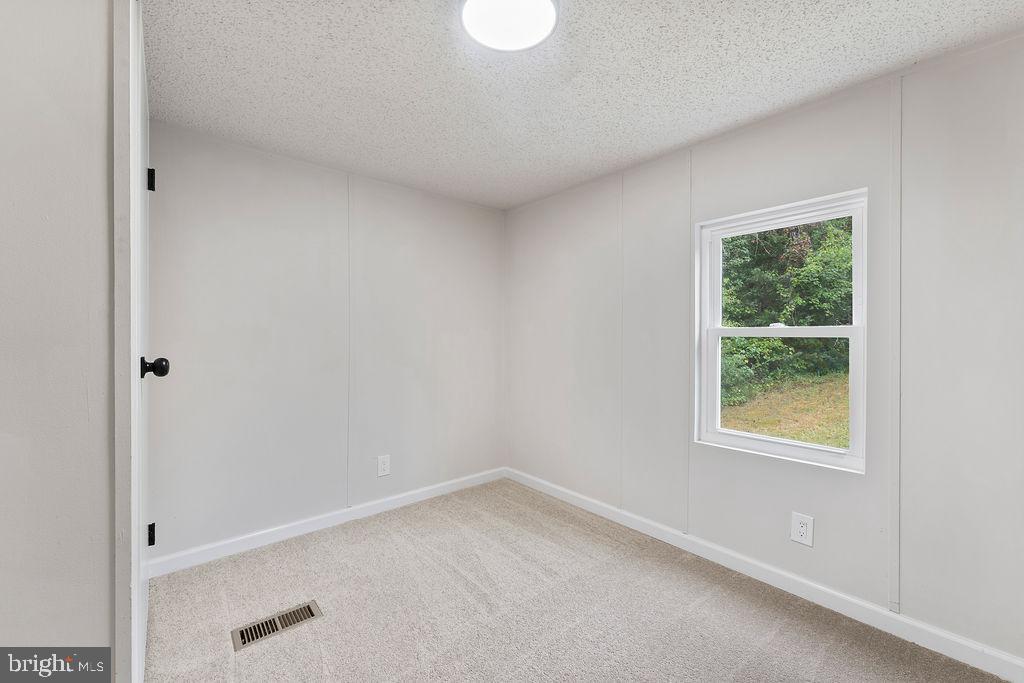 12025 W RIVER RD, PALMYRA, Virginia 22963, 3 Bedrooms Bedrooms, ,2 BathroomsBathrooms,Residential,For sale,12025 W RIVER RD,VAFN2000502 MLS # VAFN2000502