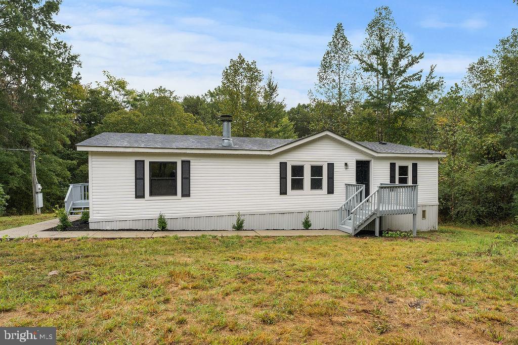 12025 W RIVER RD, PALMYRA, Virginia 22963, 3 Bedrooms Bedrooms, ,2 BathroomsBathrooms,Residential,For sale,12025 W RIVER RD,VAFN2000502 MLS # VAFN2000502