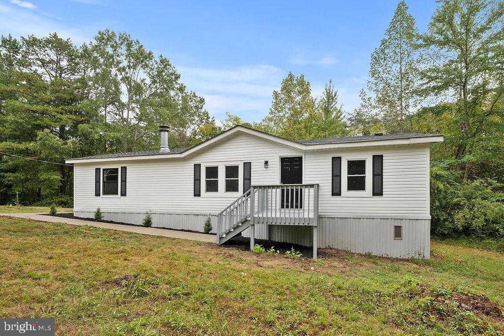 12025 W RIVER RD, PALMYRA, Virginia 22963, 3 Bedrooms Bedrooms, ,2 BathroomsBathrooms,Residential,For sale,12025 W RIVER RD,VAFN2000502 MLS # VAFN2000502